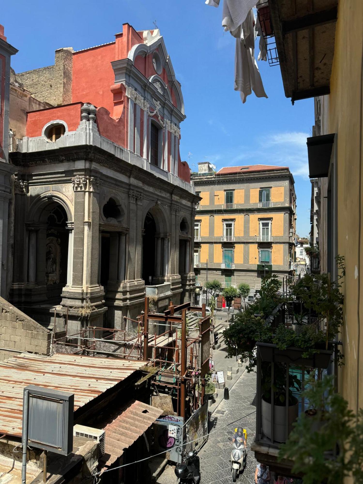 Don Pietro 1927 Oda ve Kahvaltı Napoli